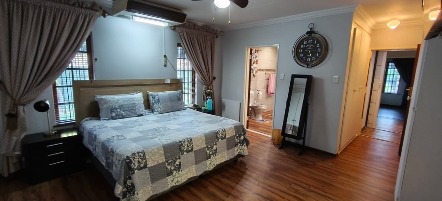 3 Bedroom Property for Sale in Protea Park North West